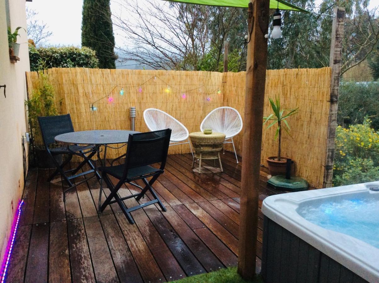 L'Oustaou B&B Piscine & Spa 伊索勒河畔贝斯 外观 照片