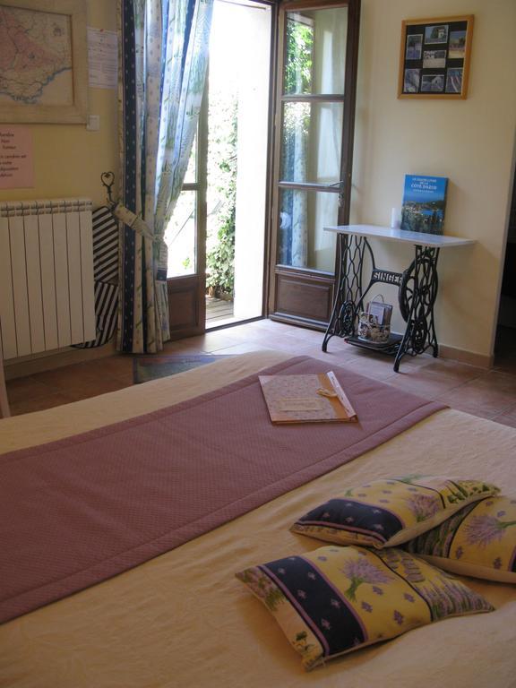 L'Oustaou B&B Piscine & Spa 伊索勒河畔贝斯 客房 照片