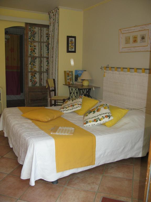 L'Oustaou B&B Piscine & Spa 伊索勒河畔贝斯 客房 照片
