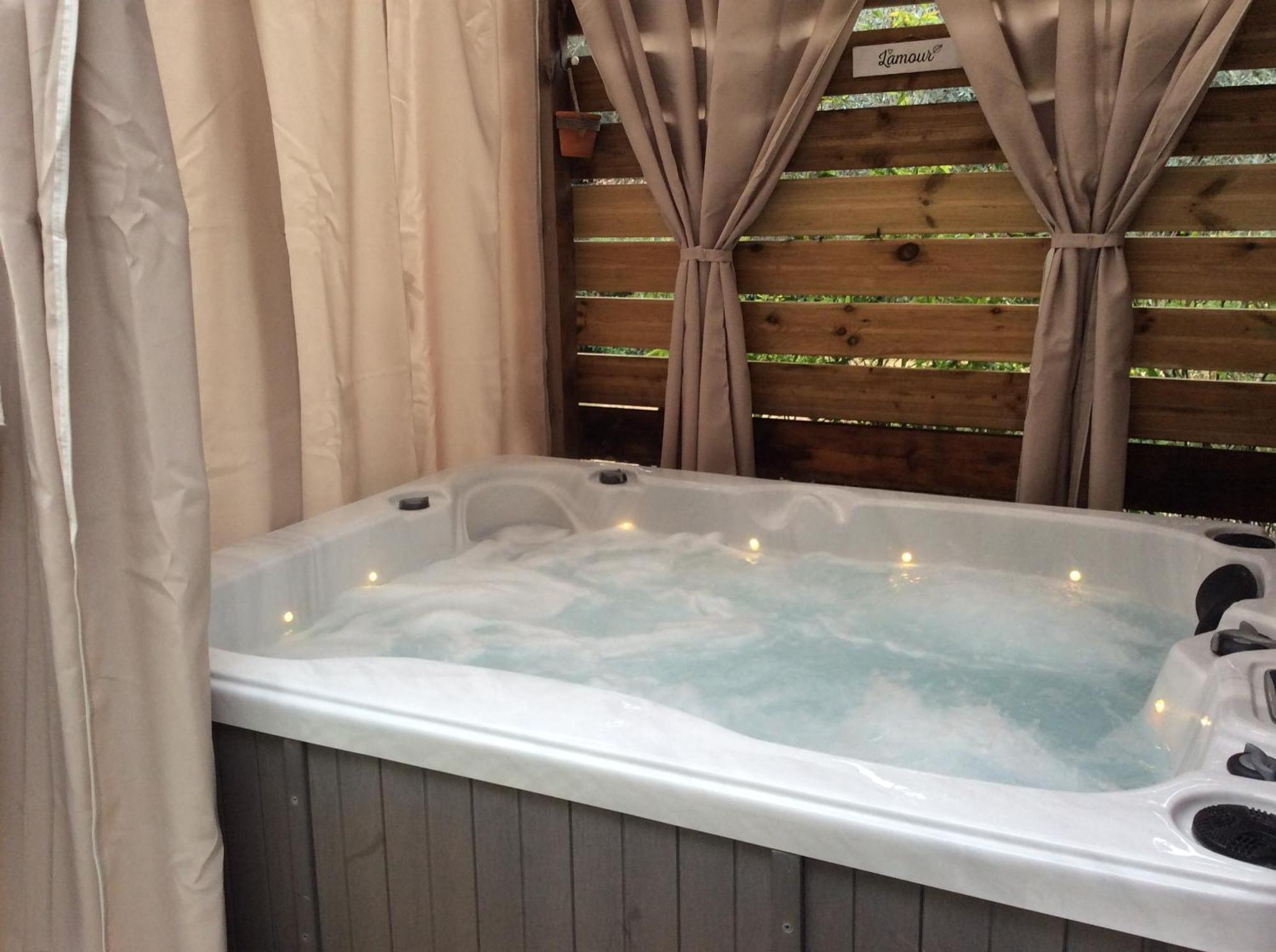 L'Oustaou B&B Piscine & Spa 伊索勒河畔贝斯 外观 照片