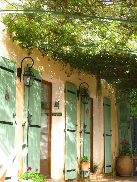 L'Oustaou B&B Piscine & Spa 伊索勒河畔贝斯 外观 照片