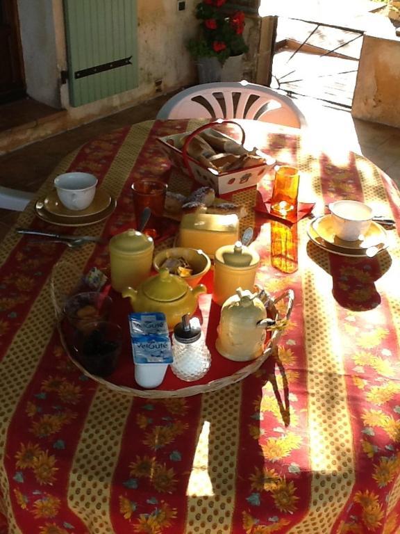 L'Oustaou B&B Piscine & Spa 伊索勒河畔贝斯 外观 照片
